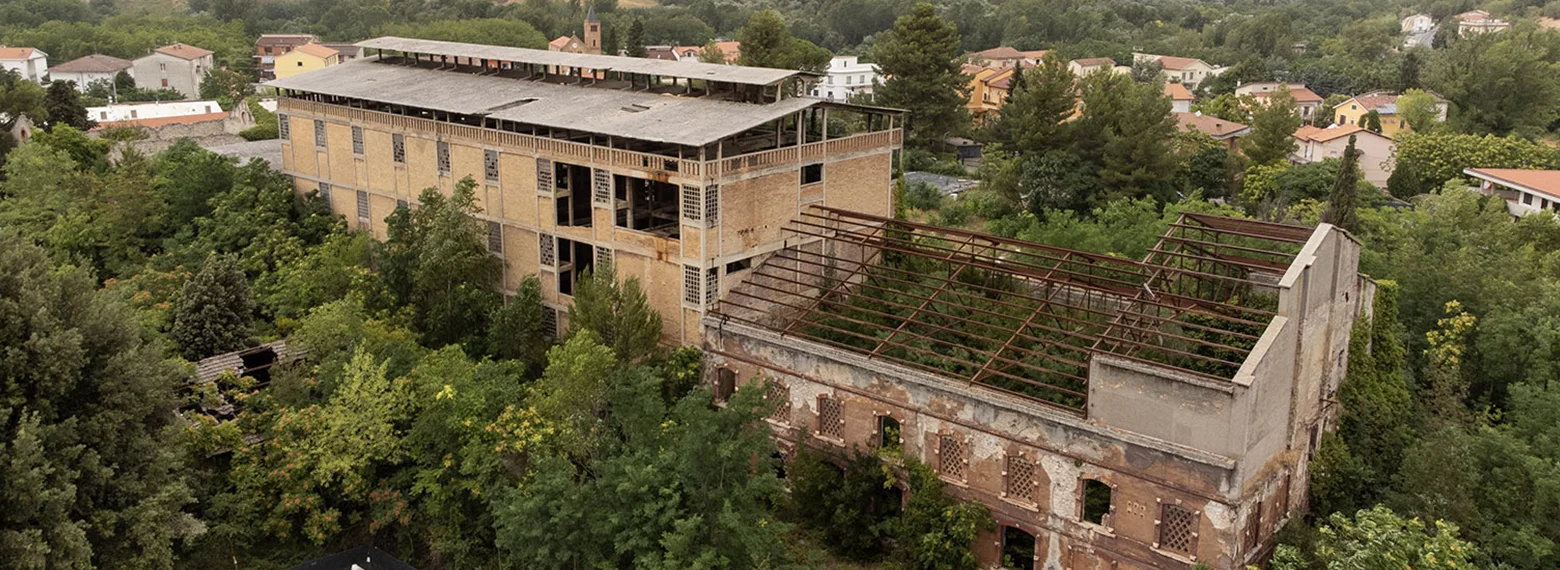 Fabbricati abbandonati nell'area Ex Montecatini di Piano d'Orta, Abruzzo